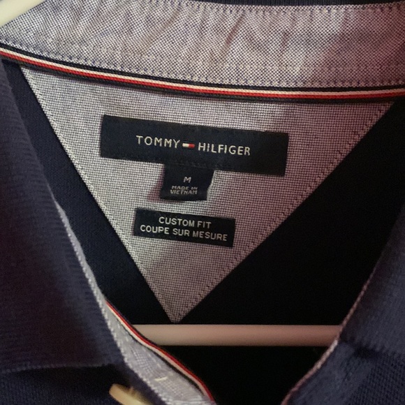 Tommy Hilfiger - Picture 2 of 3